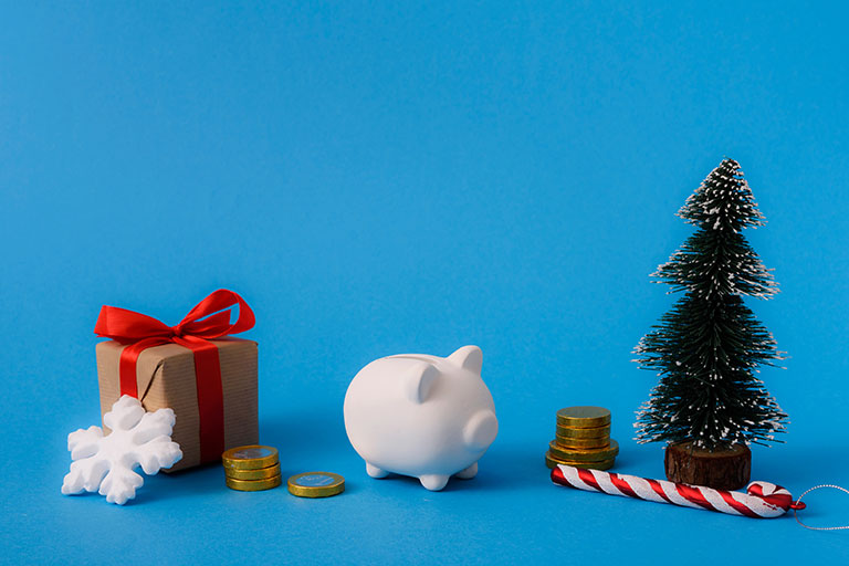 Top 10 Tips to Save More Money This Holiday Season 