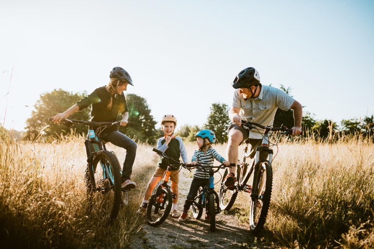 Summer Budgeting Tips for Families and Travelers